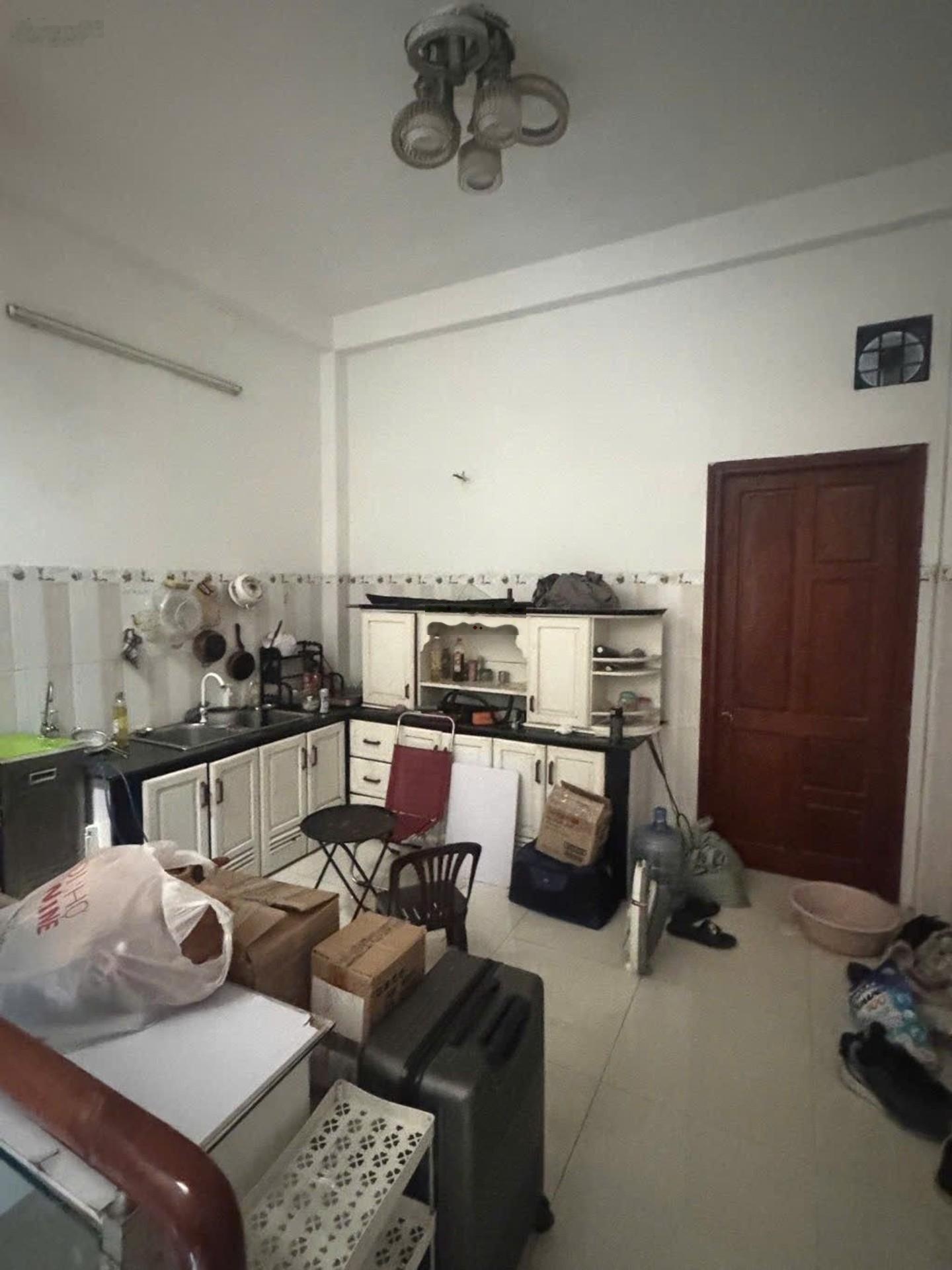 Bán nhà 4 tầng - 6 pn - 80m2 - ô tô trước cửa mẹ nhu - đang thuê kín