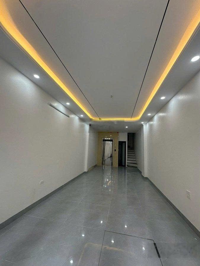 Bán nhà xuân đỉnh 50m 6 tầng thang máy ô tô vào nhà gần cv hòa bình 13.85 tỷ