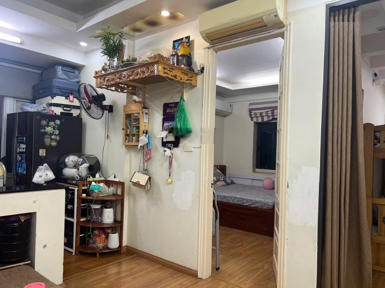 Chị gái em cần bán chung cư Trần Quý Kiên, Cầu Giấy, 2 ngủ, đủ tiện ích xung quanh, cực hiếm bán