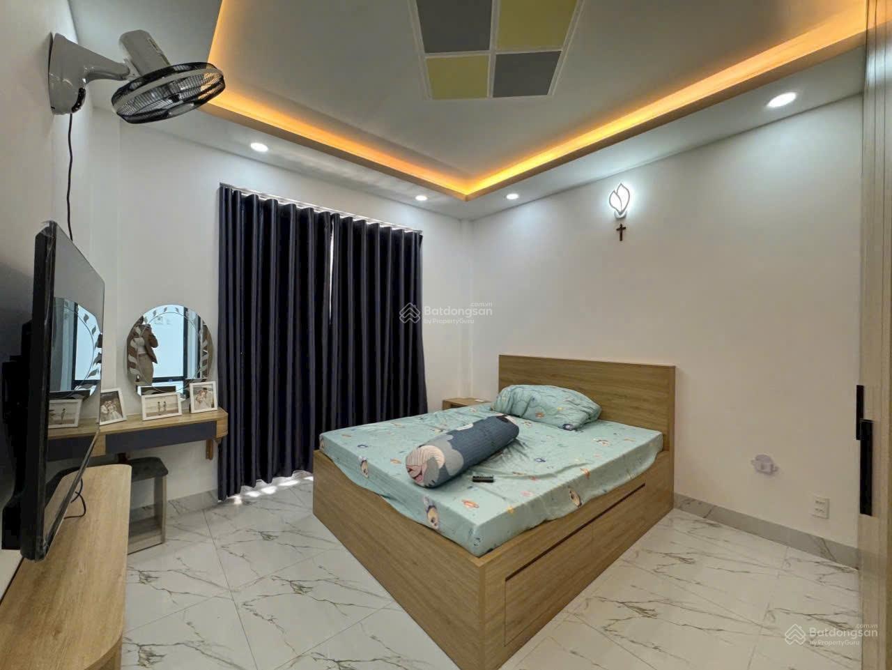 Bán gấp nhà Nguyễn Xí - Phường 13 - Quận Bình Thạnh. 65,2m2 giá 2tỷ35 Cho thuê 32tr/th. Số riêng