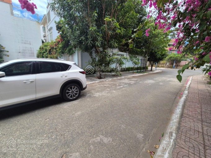 Bán đất biệt thự lô góc 2 mặt tiền duy nhất còn sót lại 8x20m cách biển bãi sau 300m, giá 22.5 tỷ