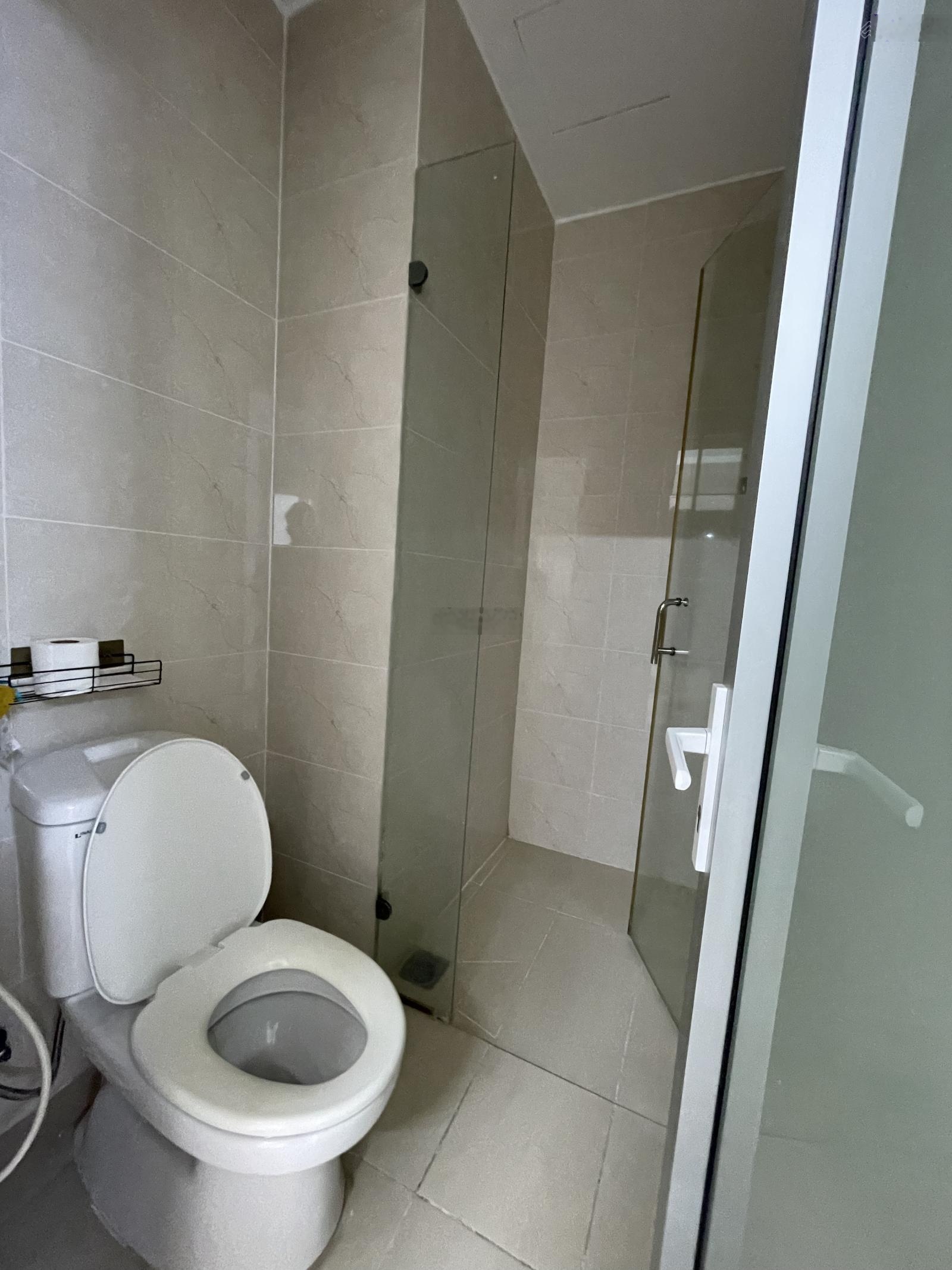Cần bán gấp căn hộ Thuận Việt Q11 DT62 m2, 2 Phòng ngủ , 1WC Ngay trung tâm quận 11 Lầu cao