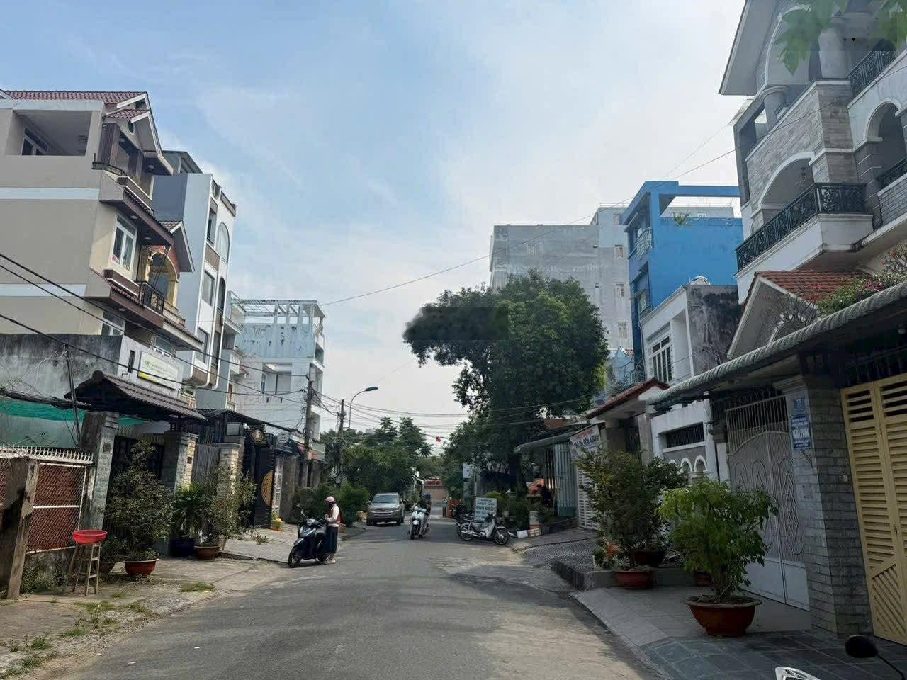 Bán đất tặng nhà đường số 45 phường Bình Thuận Quận 7. Gần đường Lâm Văn Bền
