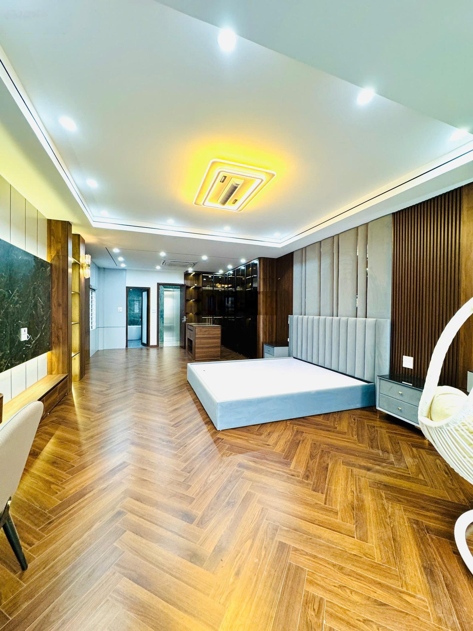 Bán nhà mặt ngõ to Tư Đình, Cổ Linh 52m2 x 6 tầng, thang máy, ô tô 7 chỗ vào nhà