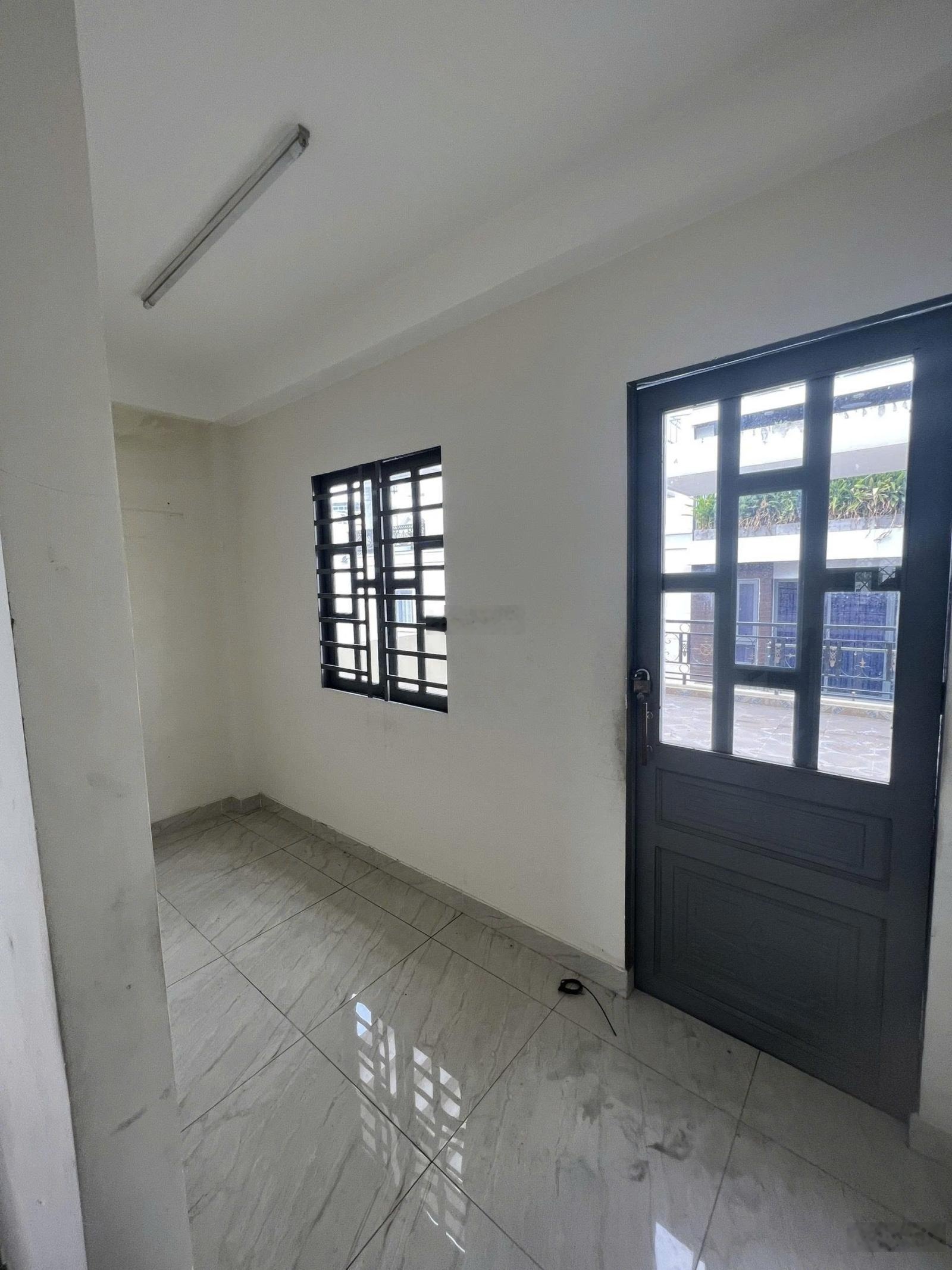 Nhà cấp 4, diện tích lớn, giá rẻ, 5x19 ngay trường Nguyễn Du Đường số 8 cách 30m hẻm ôtô giá 6.5tỷ