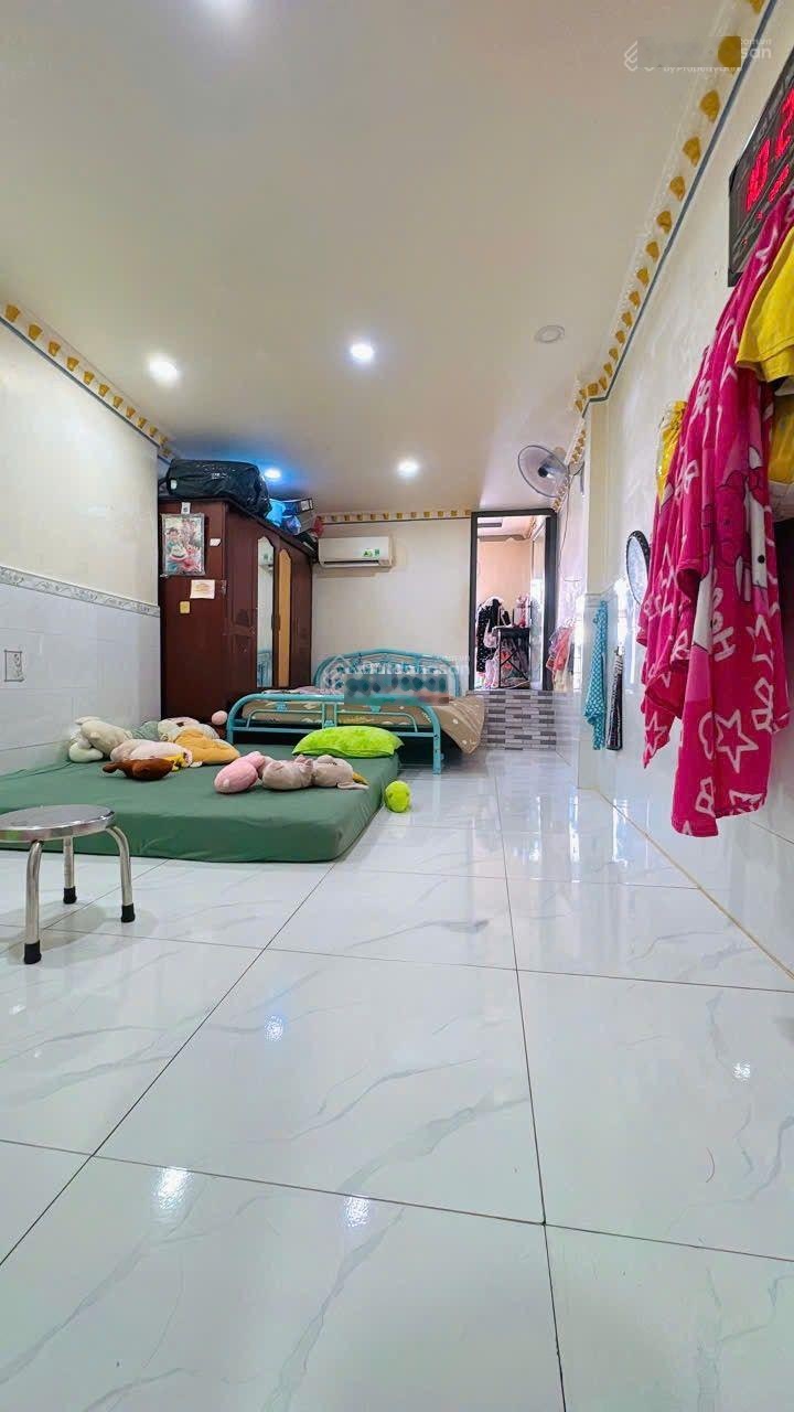 Bán nhà Nguyễn Duy - DT lớn - giá tiền nhỏ - sổ hồng riêng