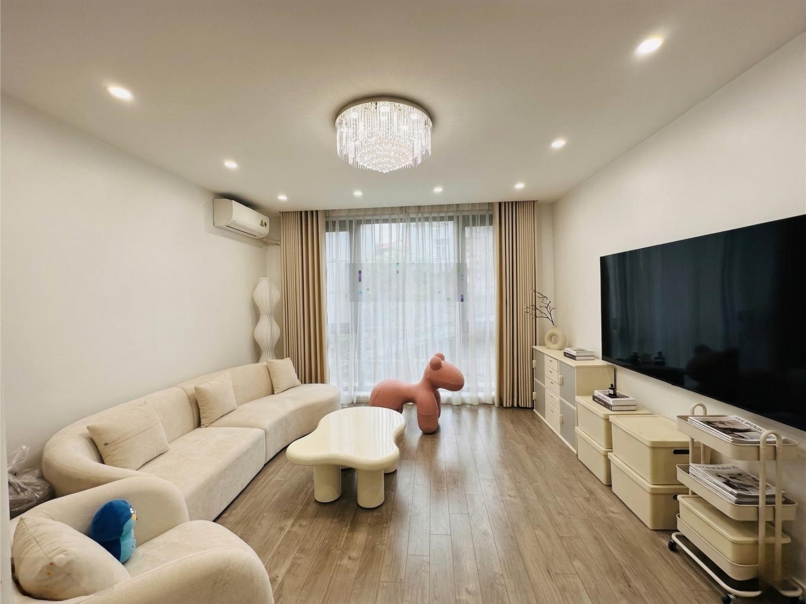 Chính chủ bán nhà Bát Khối, 6 tầng Dân xây, full nội thất, cách ô tô tránh 50m, hàng xóm AEON