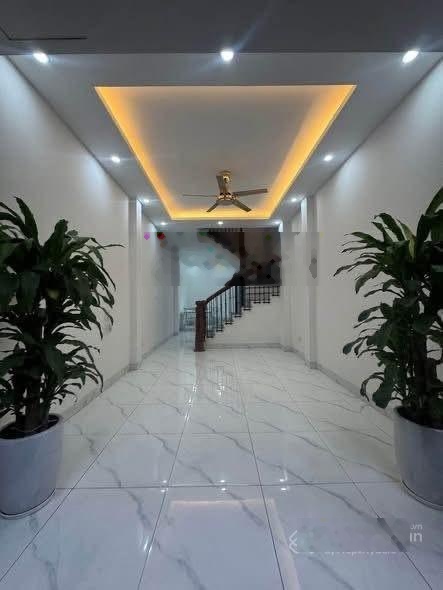 Hàng xóm XaLa, Hà Đông - nhà dân xây kiên cố - 43m2 4 tầng 4 ngủ - ngõ thoáng gần ô tô, giá 6.x tỷ