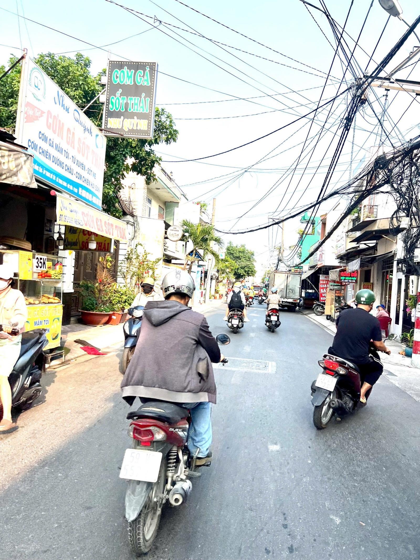 Nhà Mặt tiền Nguyễn Văn Bứa . Xuân thới sơn. Hóc Môn.ngang 8m, sử dụng 220m2 .