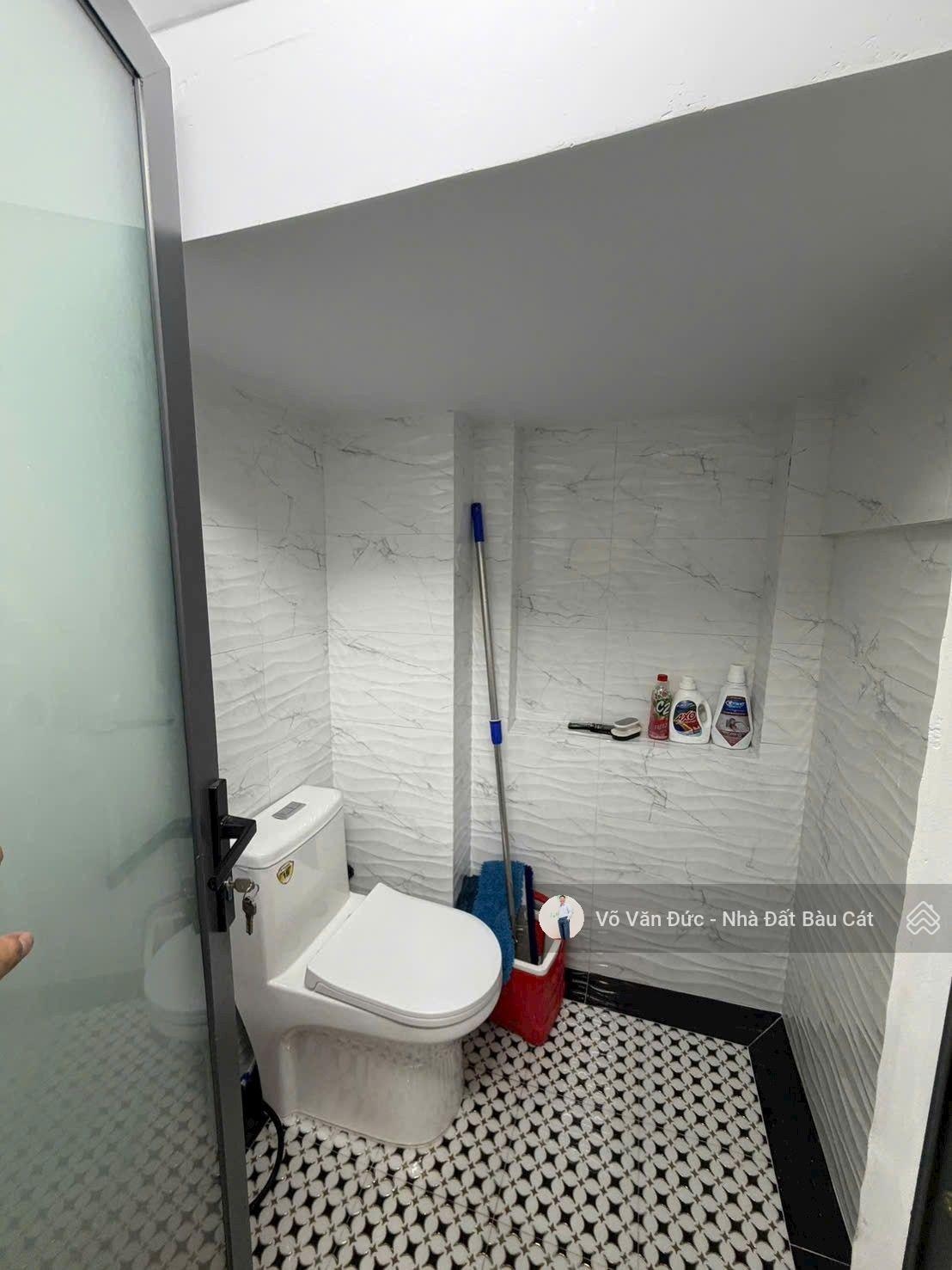 Bán nhà Đúc 2 Lầu MỚI- HXH Trường Chinh- Tân Bình. DT 4.8x12- nhỉnh 8 TỶ