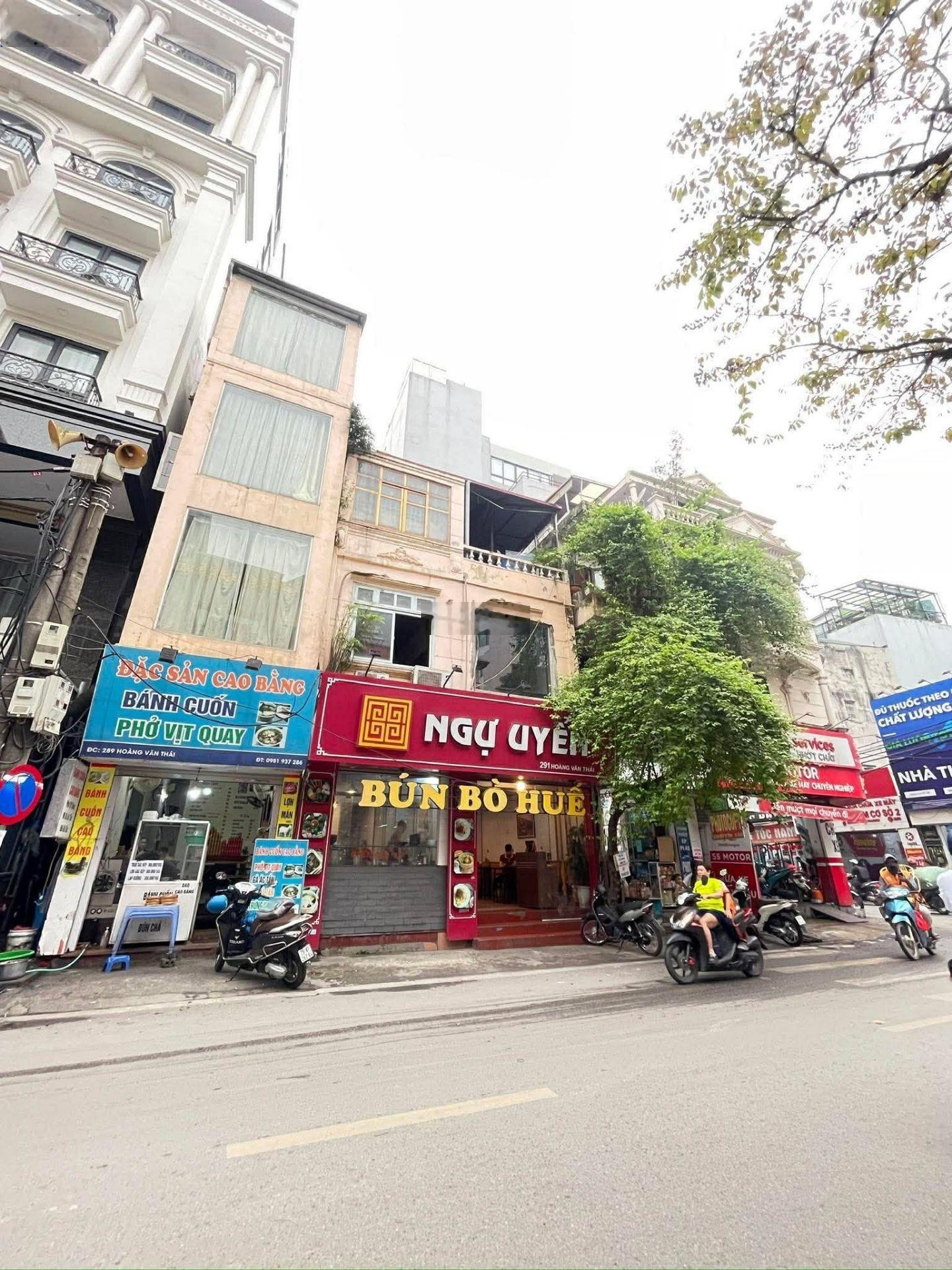 Hoàng văn thái.68 m 21,5 tỷ. nhà 2 mặt thoáng .giao với lê trọng tấn.