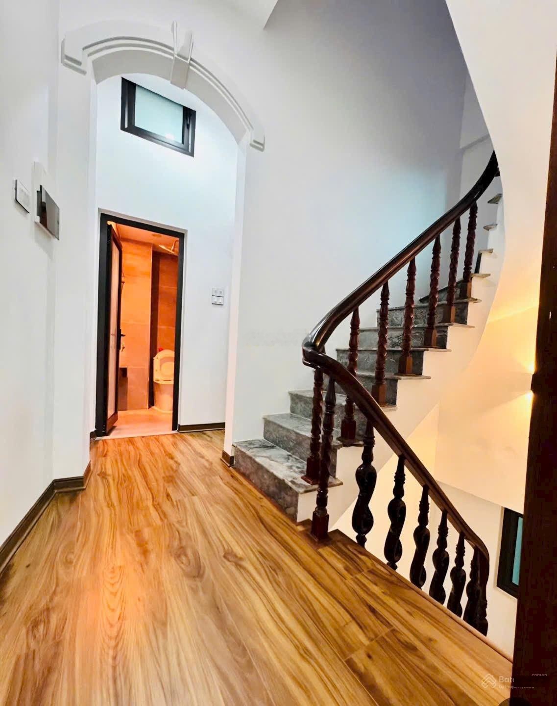 Bán Gấp 140 Đông Thiên - Vĩnh Hưng. 35m. 4 Tầng. Giá 4,6 Tỷ. Ngõ Nông rộng thoág.