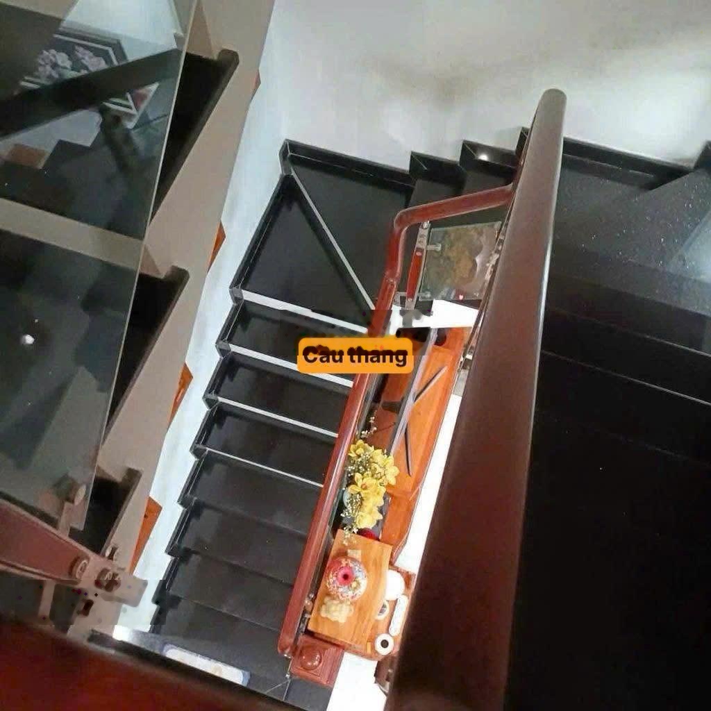 Bán nhà 3 tầng sân thượng ngay vạn phúc thủ đức ô tô ngủ trong nhà,sổ hồng riêng