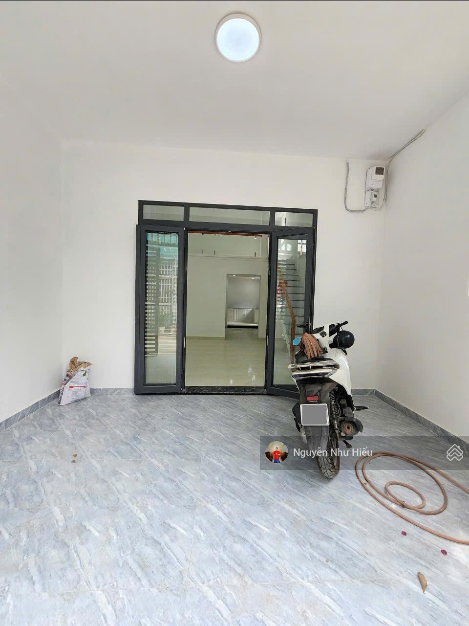 Bán nhà cấp 4 gác lửng góc 2MT cách đường An Phú 20 chỉ 30m p.An Phú Tp.Thuận An