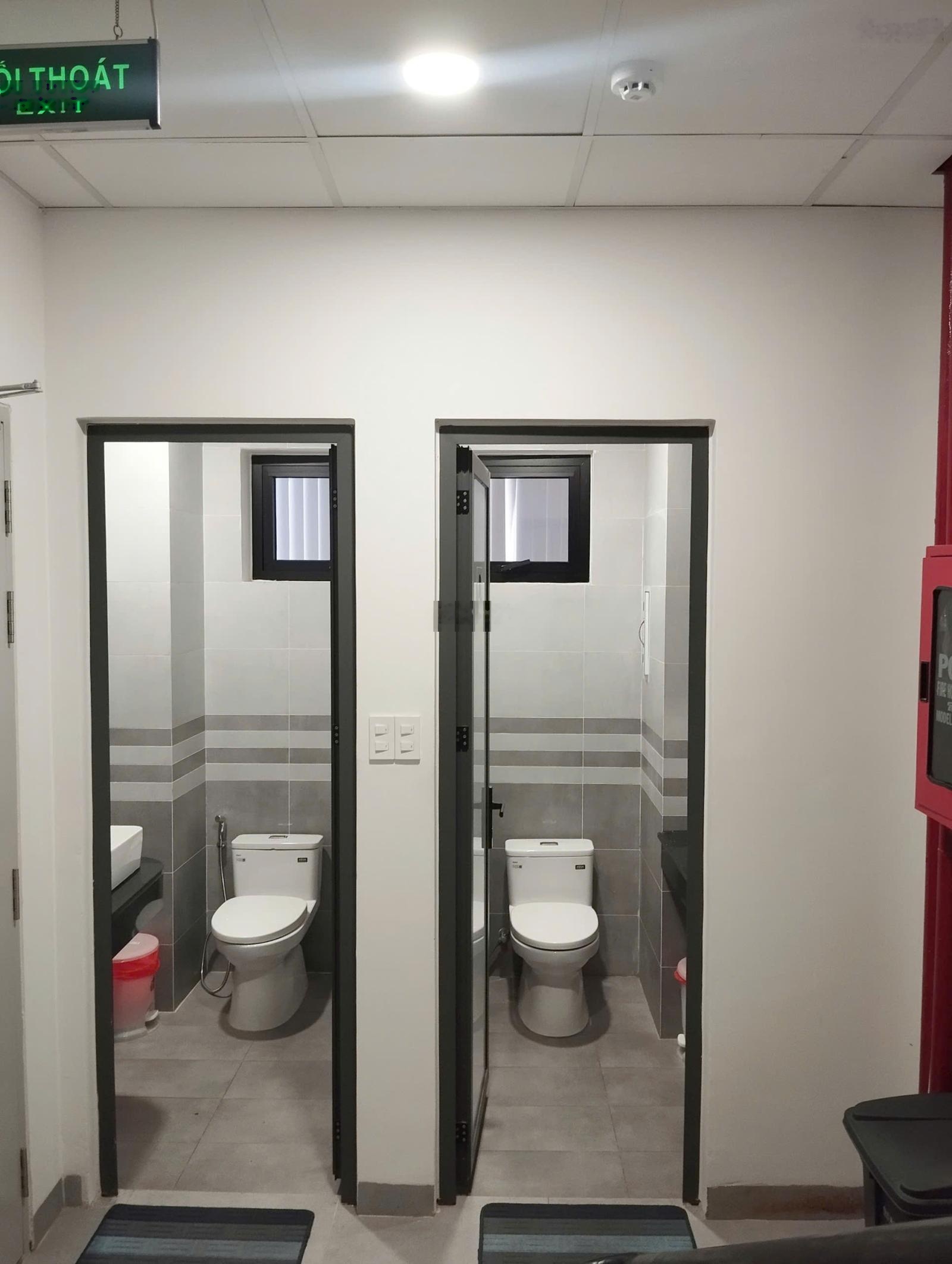 Văn phòng đường hoàng văn thụ , dt 160m2 , sàn trống suốt,nguyên 1 tầng riêng biệt