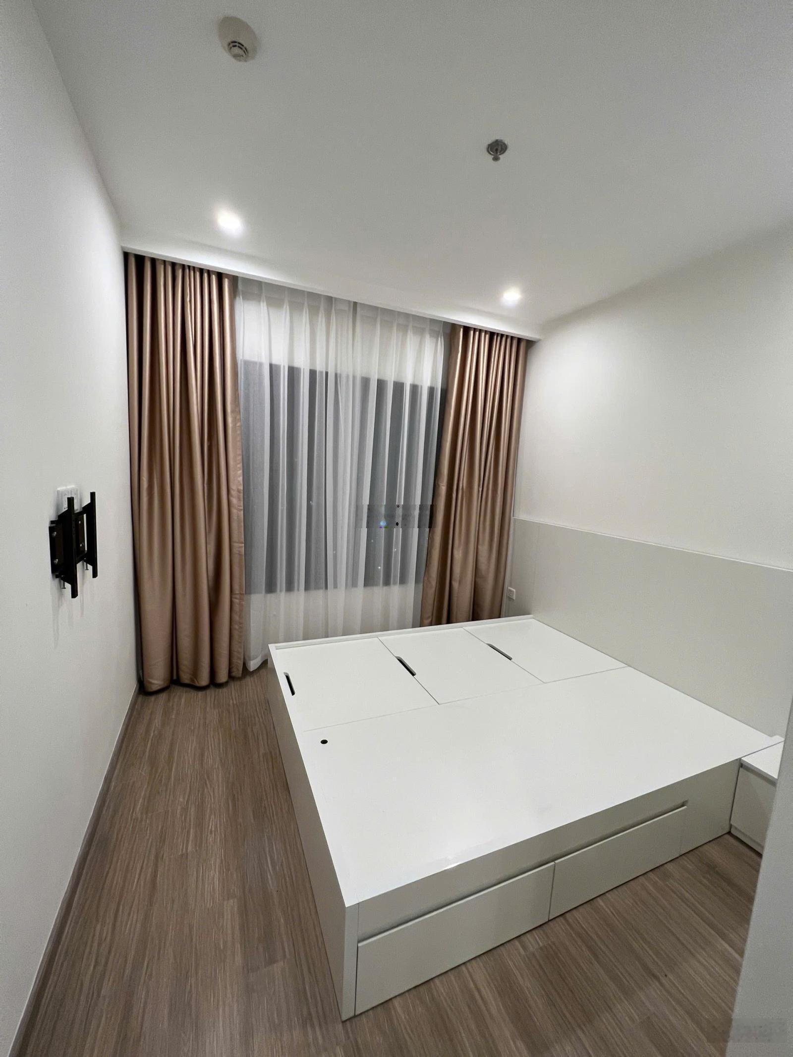 Bán CC Vinhomes Smart City - 3,7 tỷ, 42,8m2, 1PN, 1WC, giá tốt Hot!