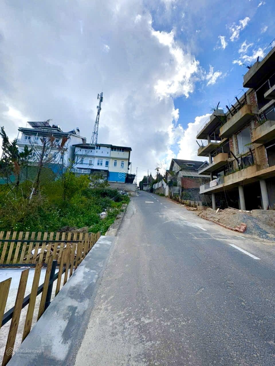 Bán lô đất đẹp view thoáng, cách mặt tiền 50m, 322m2, giá 13,5 tỷ.