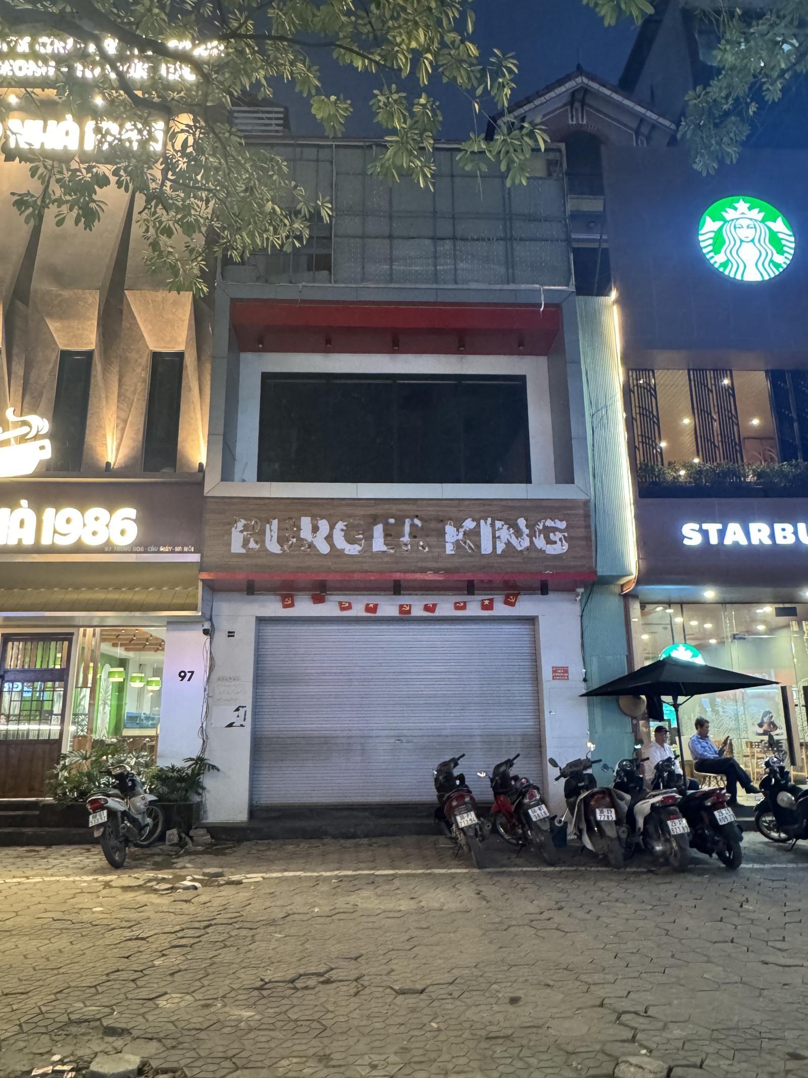 Cho thuê nhà mặt phố tại Trung Hoà - Lưu Quang Vũ cực đẹp điểm đông dân văn phòng - cực sầm uất