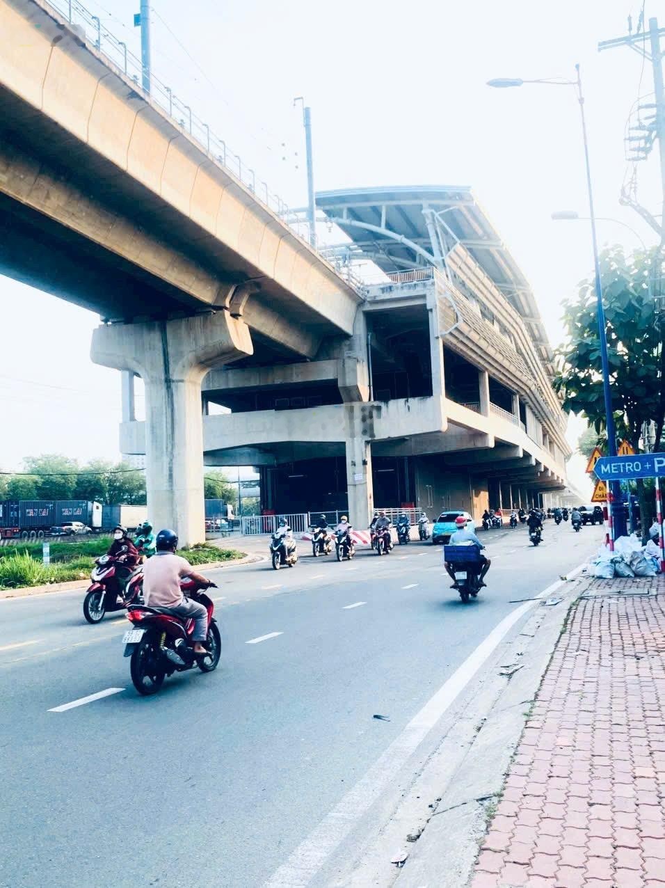 Bán Đất ngay chân ga metro tại Nguyễn Văn Bá, 8 tỷ, 103m2