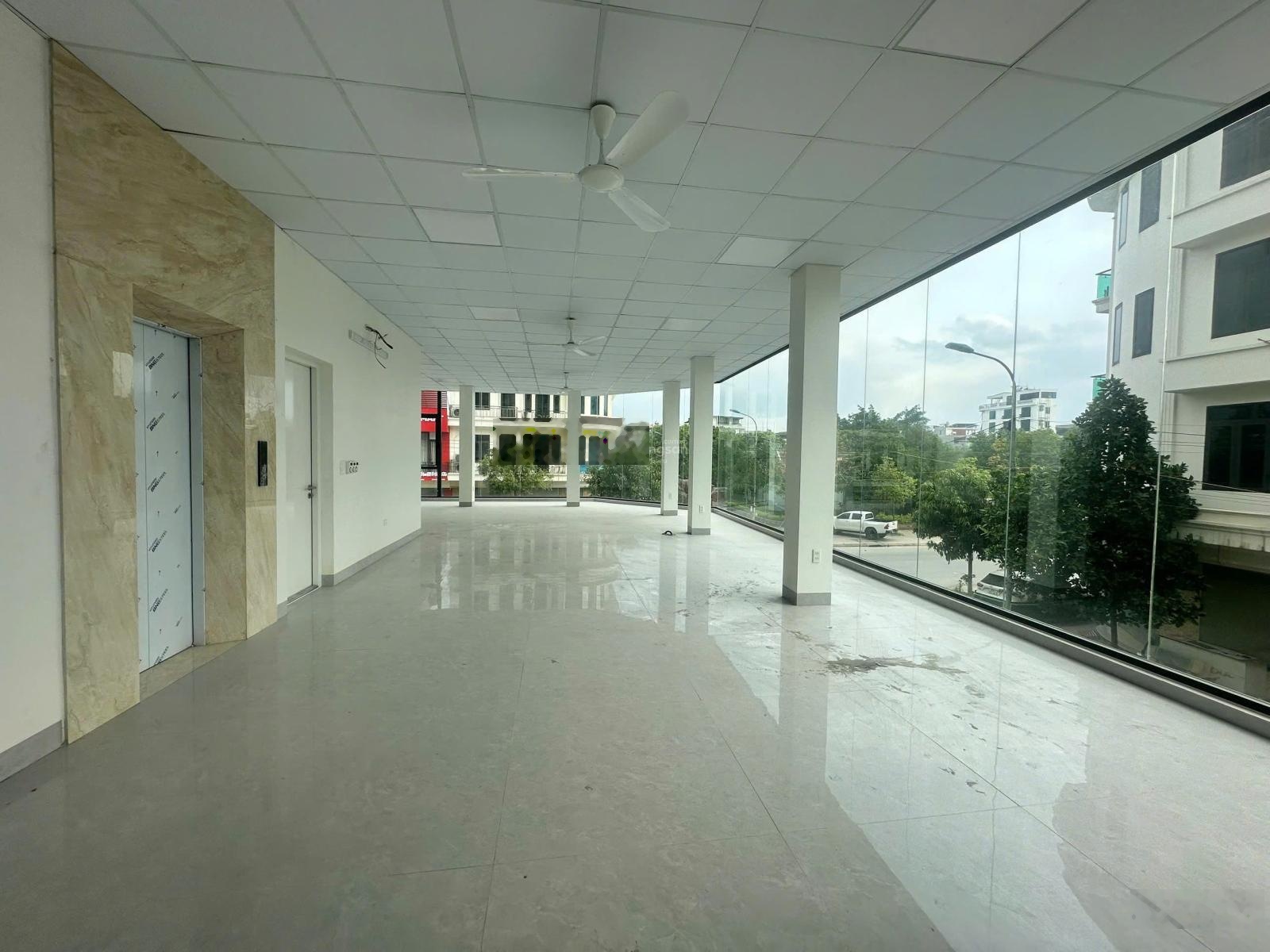 Cho thuê văn phòng khu võ cường sàn trống thuận tiện làm văn phòng LH 0909934237