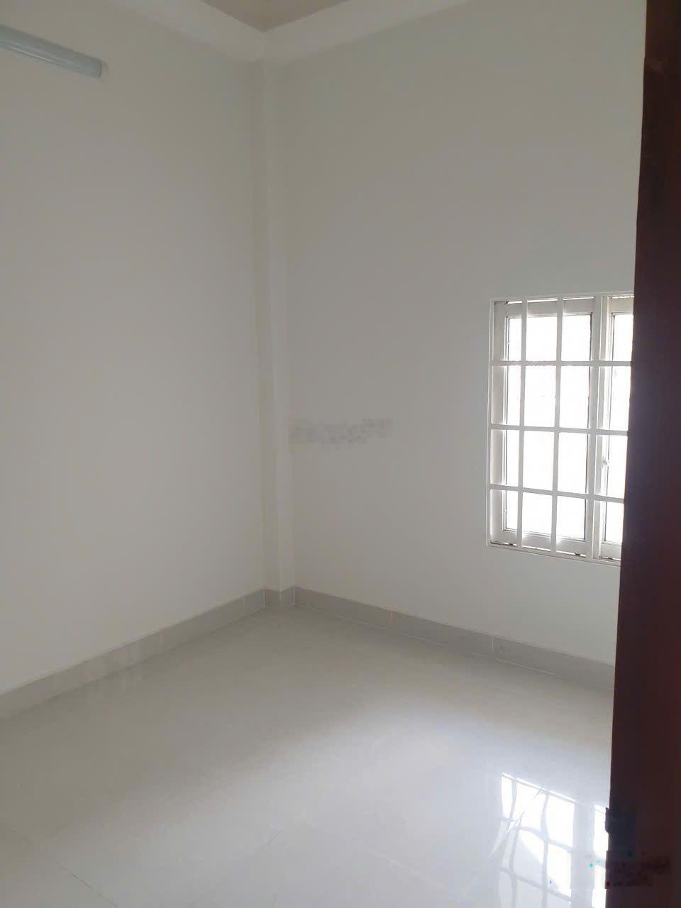 Mặt tiền kế bên kcn tân bình giáp aeon tân phú 4*25m 3 tầng sân thượng 4pn-3wc