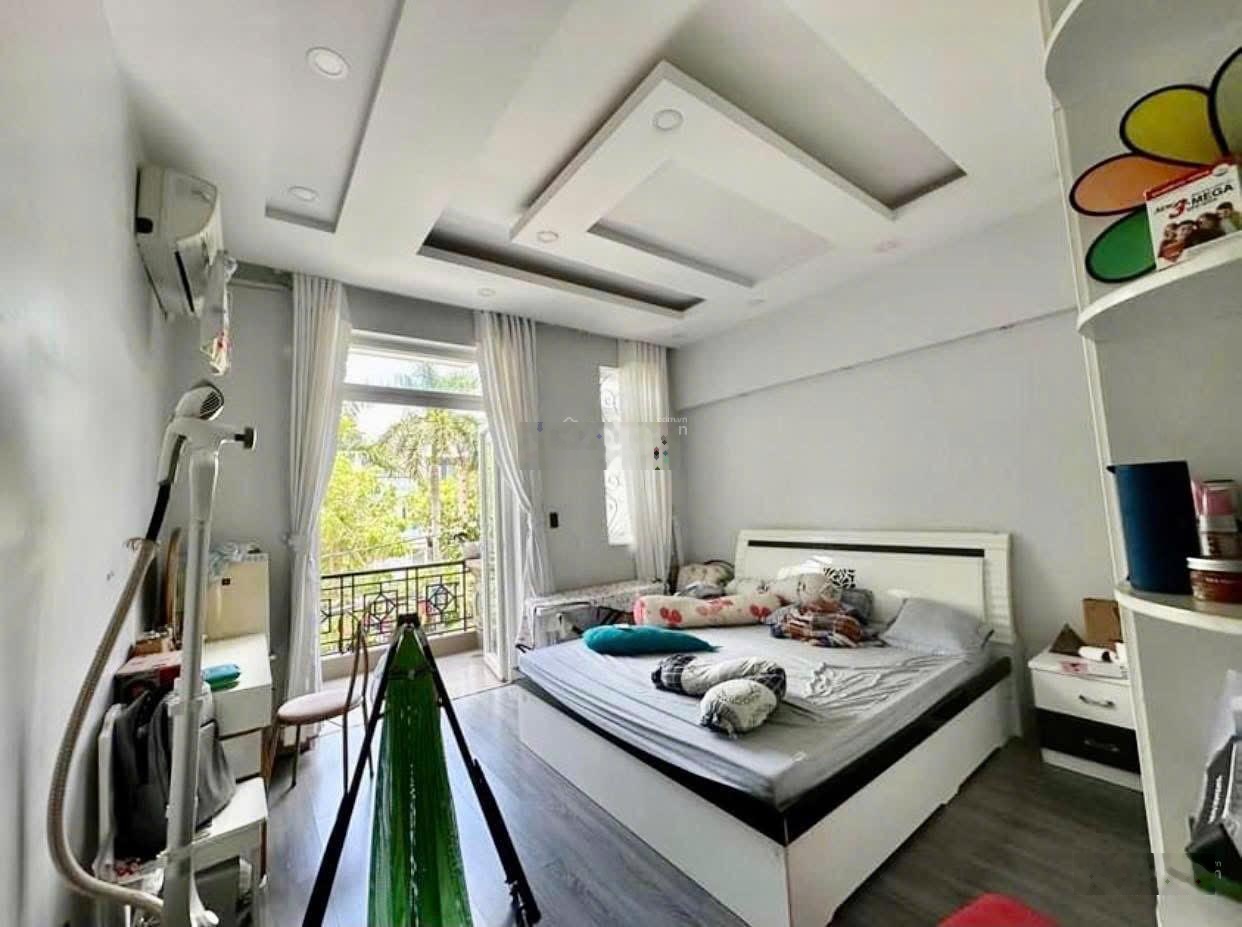 Giá: 2 tỷ 680 dt: 58,5m2 ngay chợ tân sơn nhất gần coopmart siêu thị đường 4,5m cho thuê đầu tư tôt
