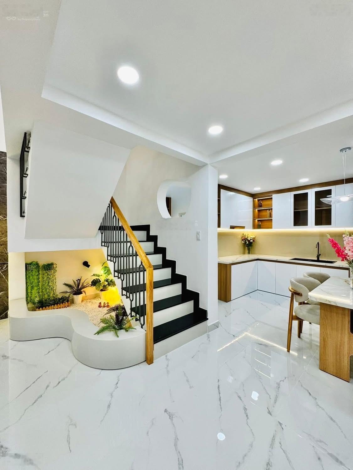 Giá sốc ngay trung tâm tân phú! chỉ 4 tỷ 130 82.5m 3 tầng thu 18tr/tháng sổ hồng riênh hxh