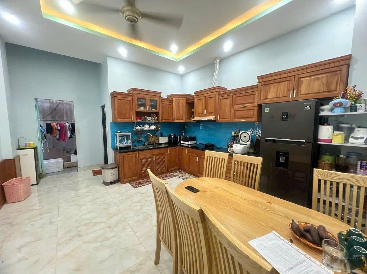 Cần bán gấp nhà 3 tầng 4,5m x 18m, ngay KĐT Vạn Phúc, Quốc lộ 13 Hiệp Bình Phước