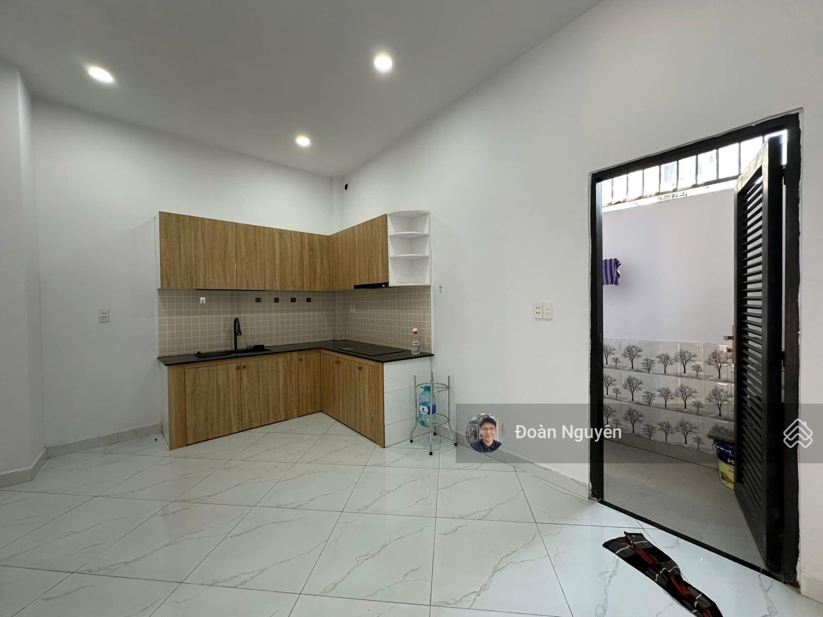 Nhà SHR (Ngang 5m) 61m2, 2 tầng 100m2 sàn rộng rãi, đường oto có điểm quay đầu, 300m ra MT HH Giáp