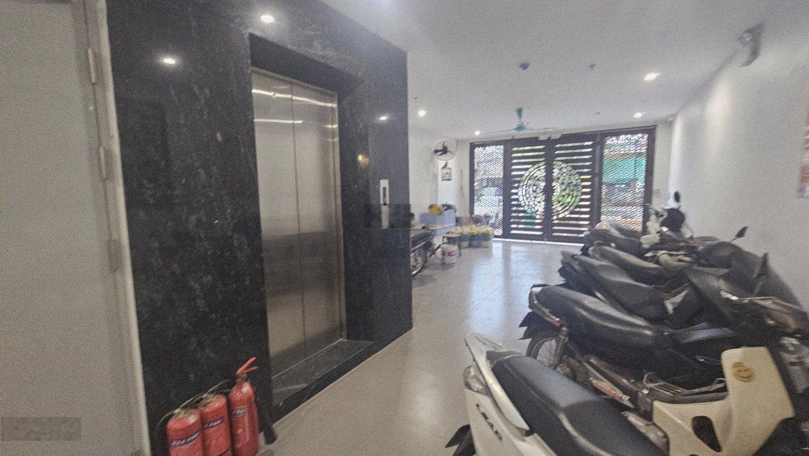 Võ Chi Công, 97m x 7 tầng, trước nhà rộng 15m, Giá chào chỉ 29 tỷ (chưa đến 300tr/m)