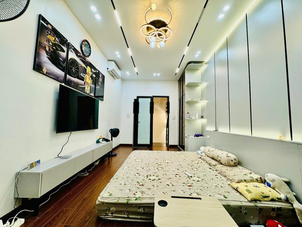 Hiếm!! Nhà phố Kim Mã, ngõ thông bagac, nhà mới full nội thất hiện đại, 25m*4T, khách về ở ngay