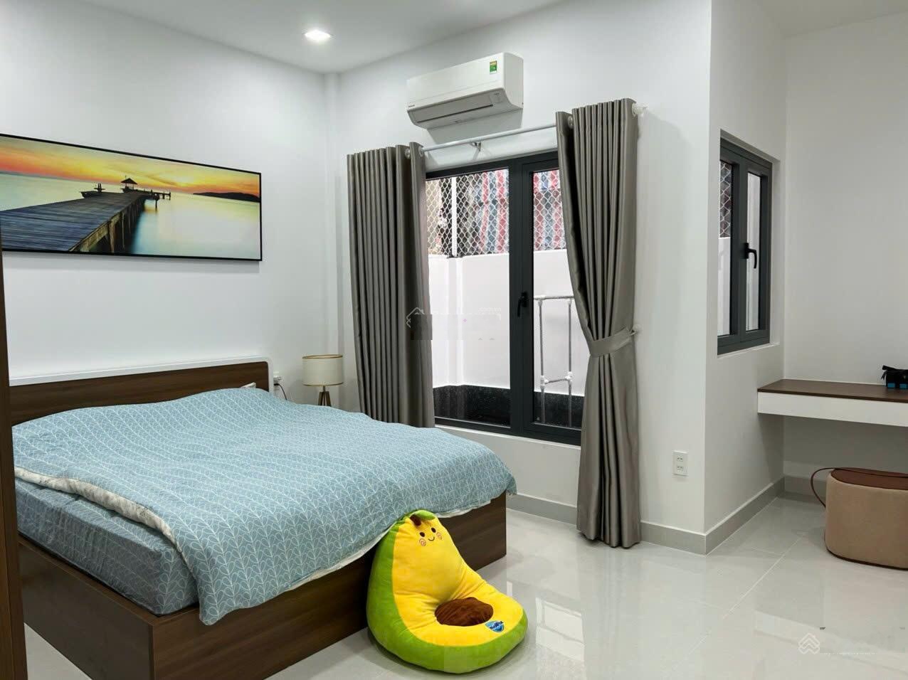 Bán nhà hẻm 686 CMT8 DT 4.3x15m CN 65m2 NTCC - giáp quận 3 quận 10, giá 8.8 tỷ TL
