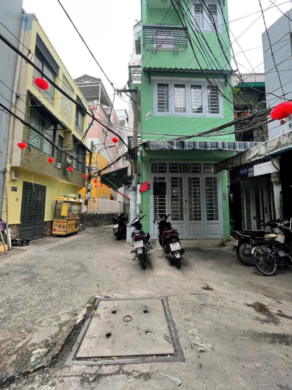 Cho thuê nhà riêng tại Phùng Văn Cung, 11 triệu, gần Phan Xích Long, full nội thất ban công