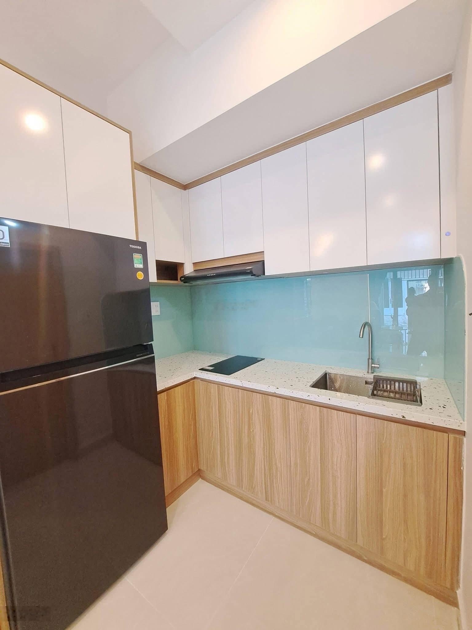 Nhà gần vincom plaza thủ đức giá siêu mềm , xung quanh đầy đủ tiện ích .
