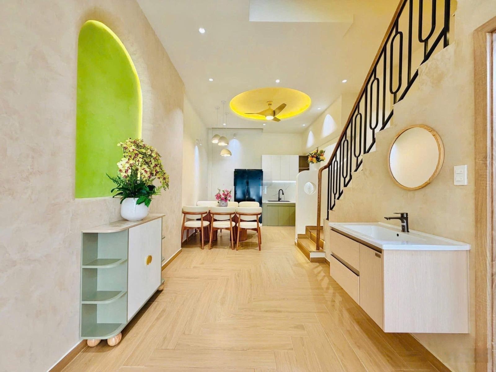 Chủ kẹt tiền bán gấp! nhà ngay tại vũng tùng, bình thạnh giá chỉ 3 tỷ 299, gần các trường đại học