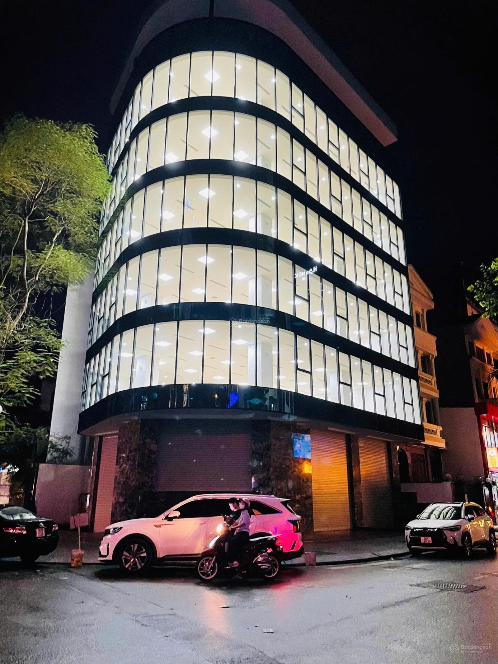 Cho thuê MP Trần Thái Tông, 300m2, 8 tầng, MT 40m, thông sàn, nhỉnh 500Tr