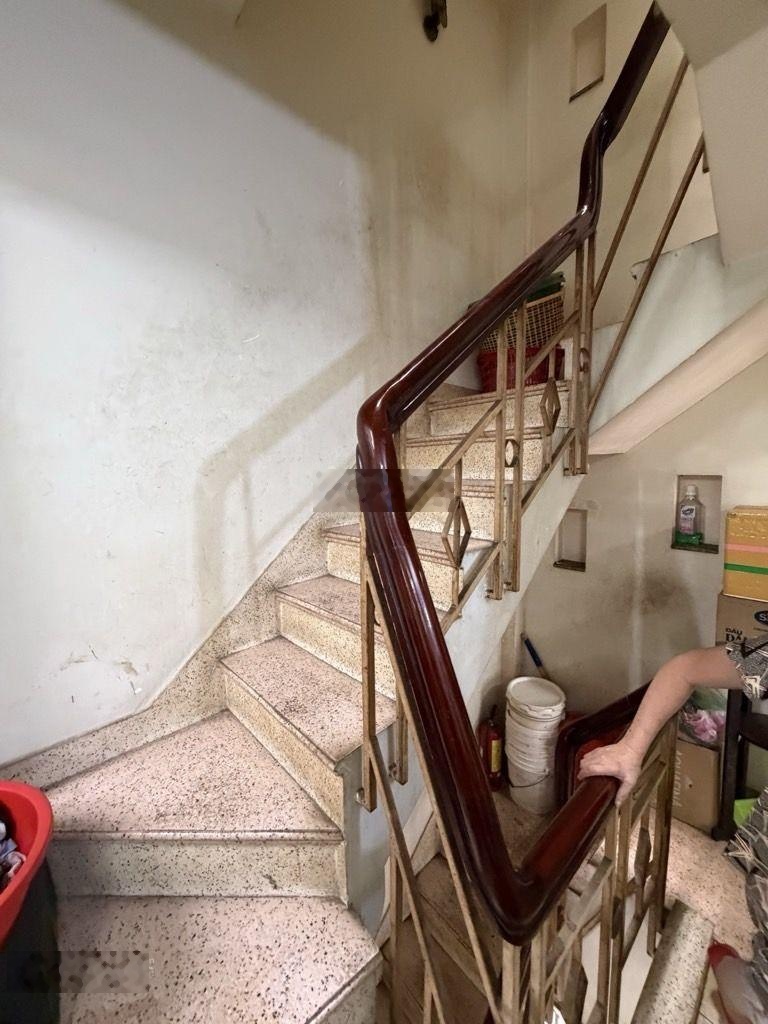 Quận 10 - lô góc - đường nhật tảo- vị trí đẹp - ngang 4.3m hẻm thông đường bà hạt - 4 tầng btc
