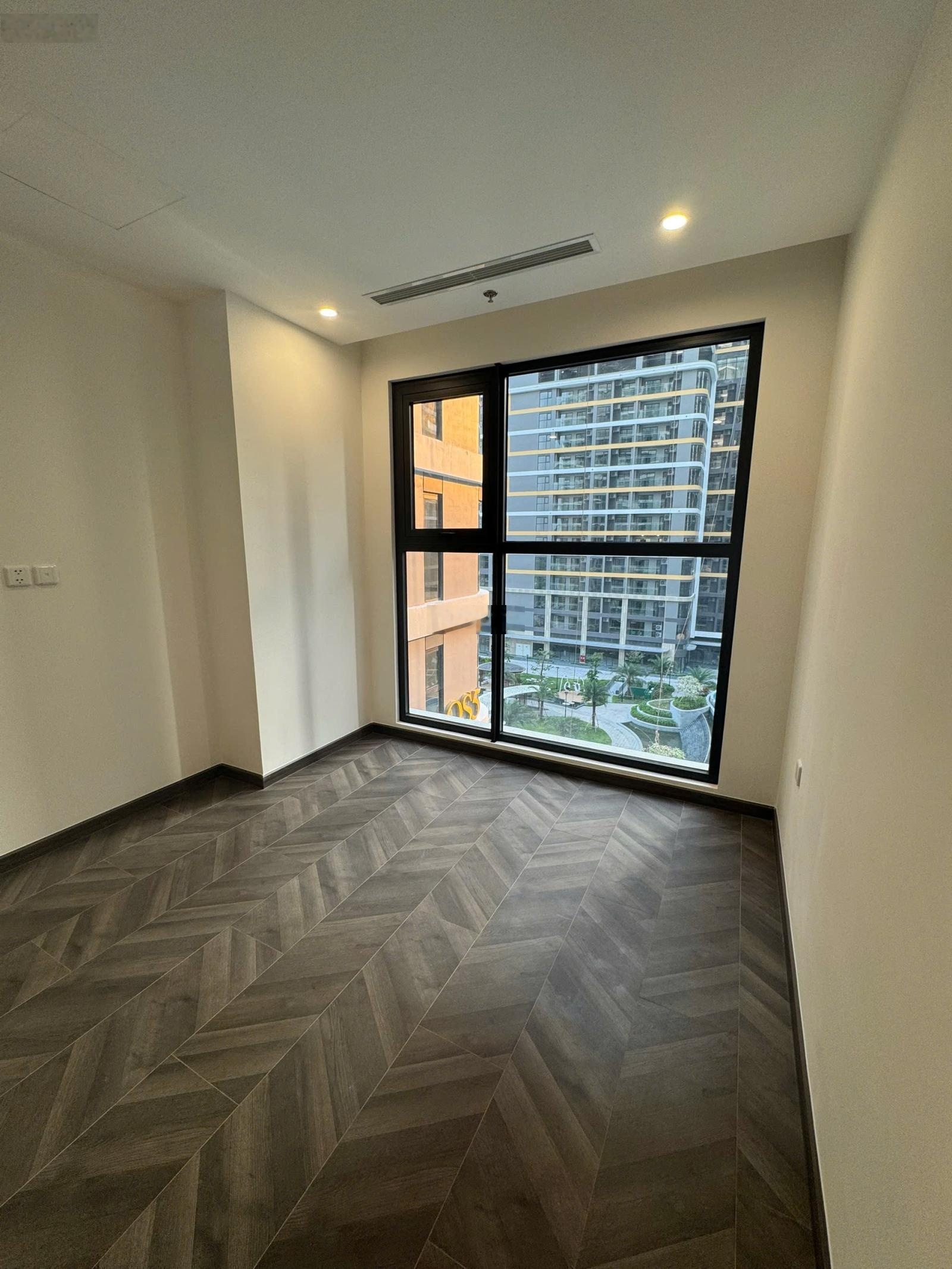 Cho thuê The Oups One 2PN diện tích 80m2, nội thất cdt giá 11tr tầm trung view hồ bơi