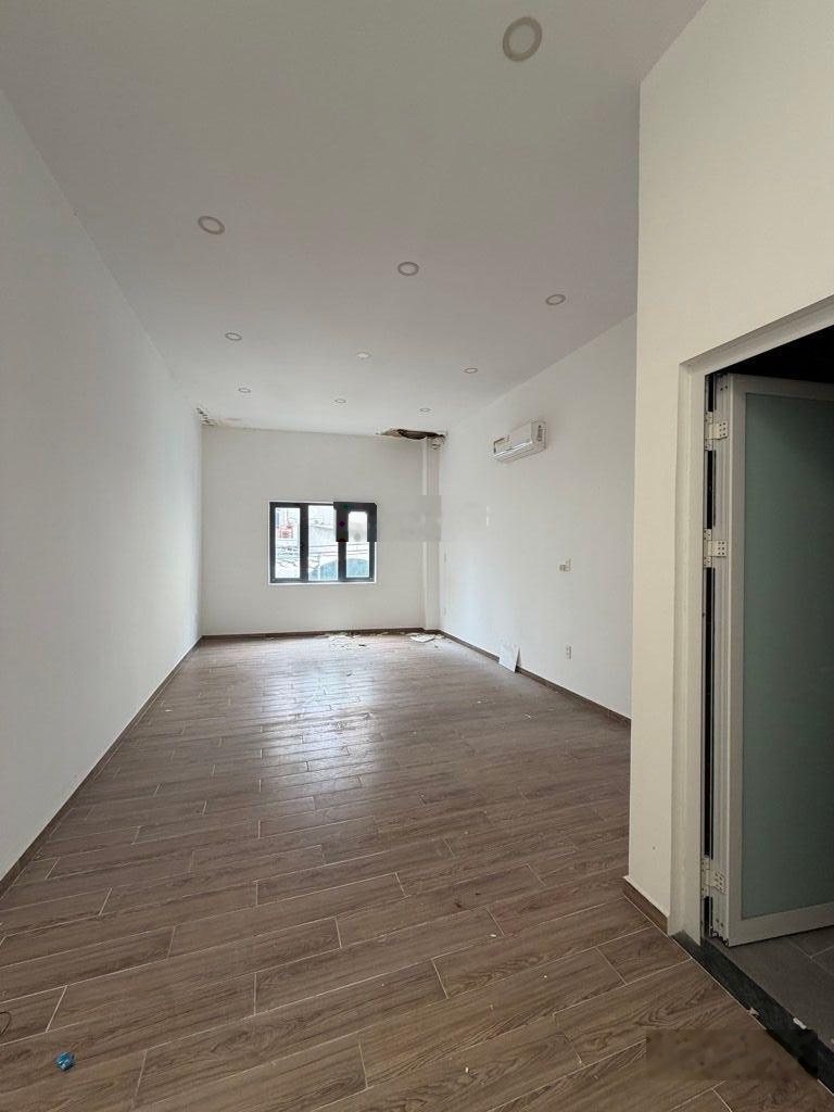B.án nh.à tân bình giáp quận 10 - hẽm xe tải thông - 40m2 - 2 tầng mua tiện kinh doanh đỉnh - sổ ch