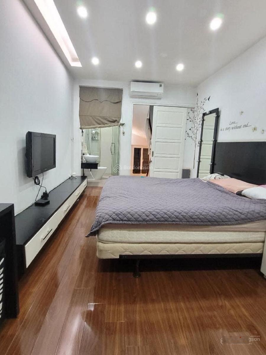 Bán gấp nhà chính chủ phố nguyễn tri phương điện biên ba đình 5 tầng 3 ngủ hơ 12 tỷ oto tránh 10m