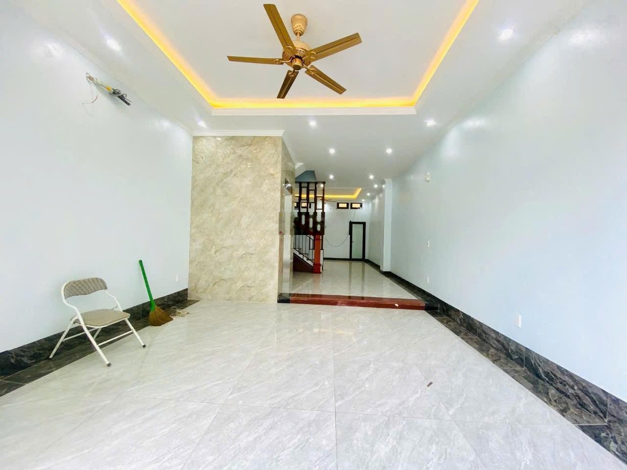 Siêu phẩm hót nhất phố Đại Từ, 50m, 5 tầng, giá tốt