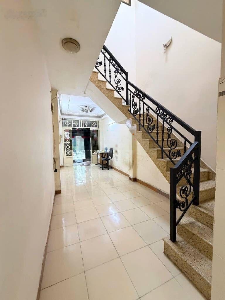Nhà cần bán nhanh ngay trung tâm quận 8, cách tạ quang bữu x phạm hùng 150m. dt 72m2. nhỉnh 6 tỷ.