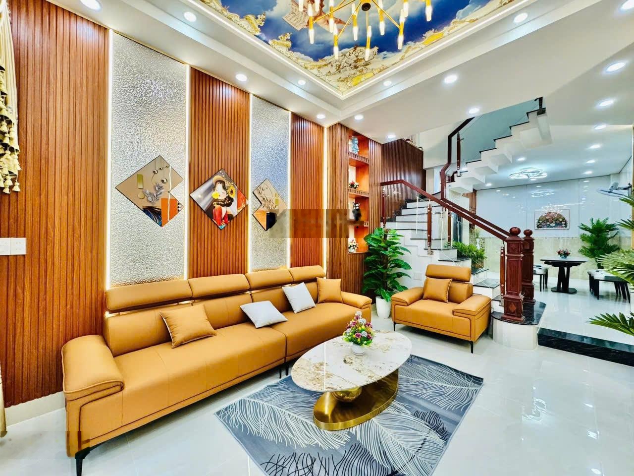 Nhà Hẻm Thông 5m____Lê Văn Thọ P9__ 4m x 14m_3 Lầu 4 Phòng_5wc--8,8 Tỷ