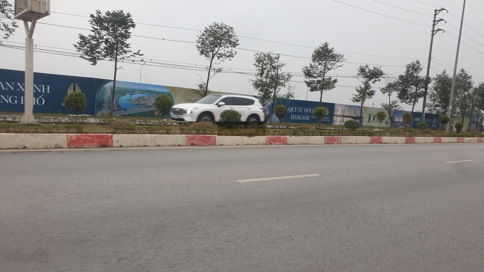 100m2 mặt đường gần cổng chào yên lạc, trường học ủy ban