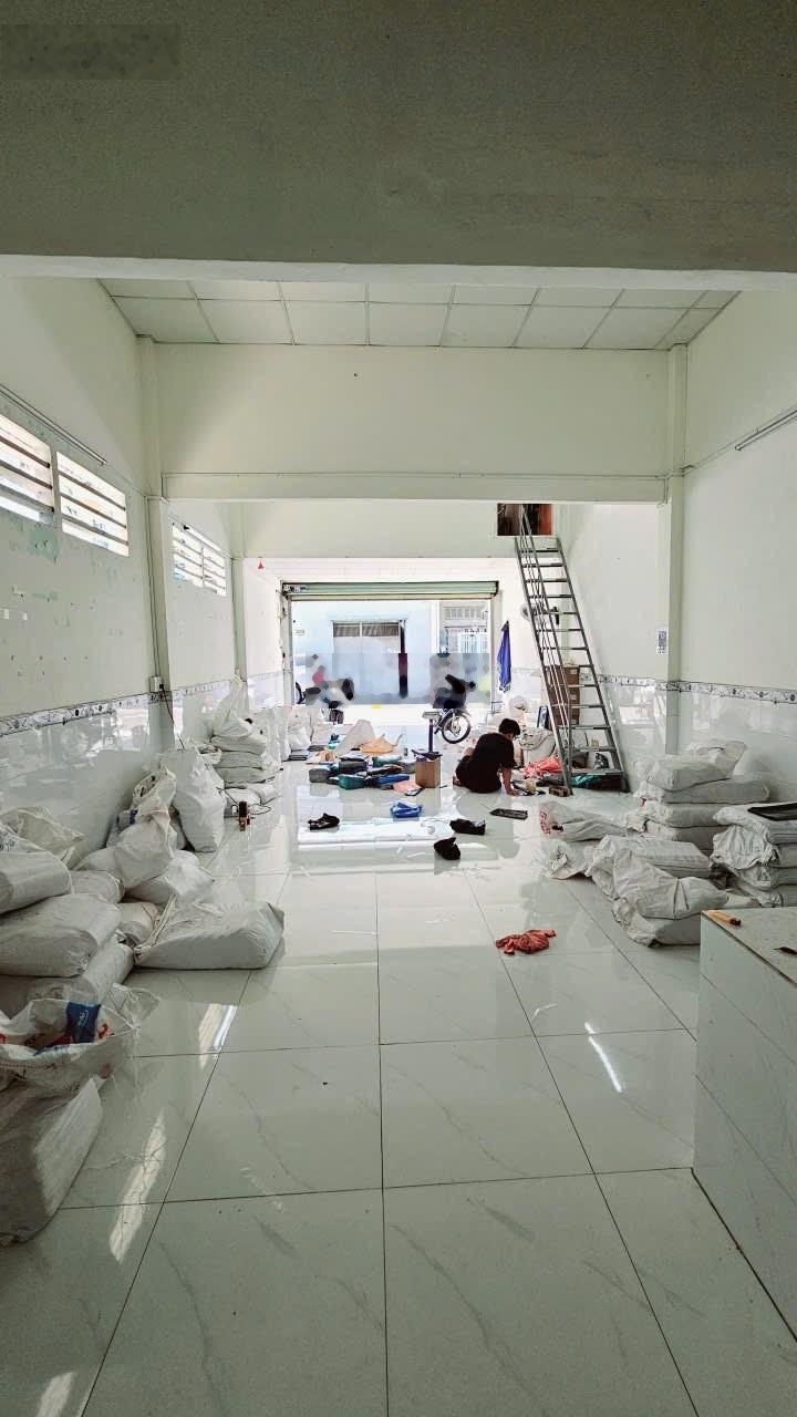 Mặt tiền nguyễn văn yến giao phan anh - tô hiệu - ngang lớn gần 5m - giá 9.x tỷ tl