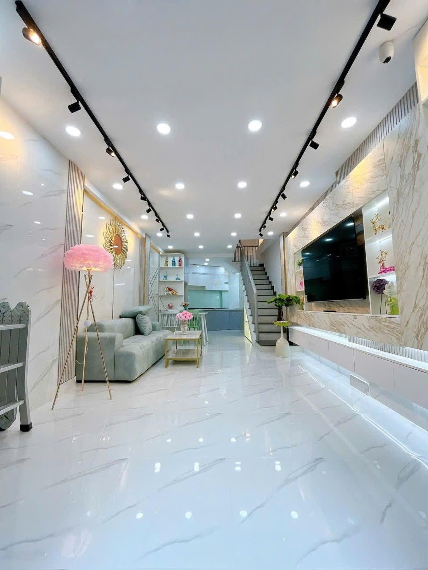 Nhà mặt phố đẹp, nhiều tiện ích tại Nguyễn Thị Thập, Tân Quy, Q7, 7,5 tỷ, 34,78 m2