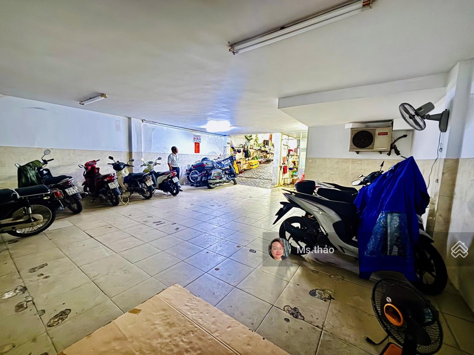 Chỉ 145tr! Cho thuê Tòa nhà 700m2 mặt tiền Phan Xích Long, Quận Phú Nhuận-DT 8x16m 6 tầng Thang máy