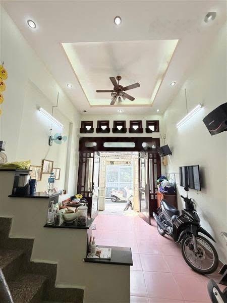 Hàng ngộp, nhà hẻm 3,5m Giá 4tỷ580 Lê Quang Định (3 lầu) 48,1m2