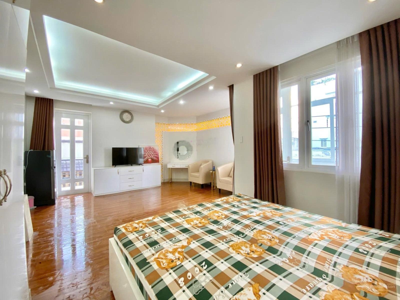 Chdv 4 tầng mt chợ - bùi đình tuý - bình thạnh - dt khủng - đang có dòng tiền cho thuê 75tr/ tháng.