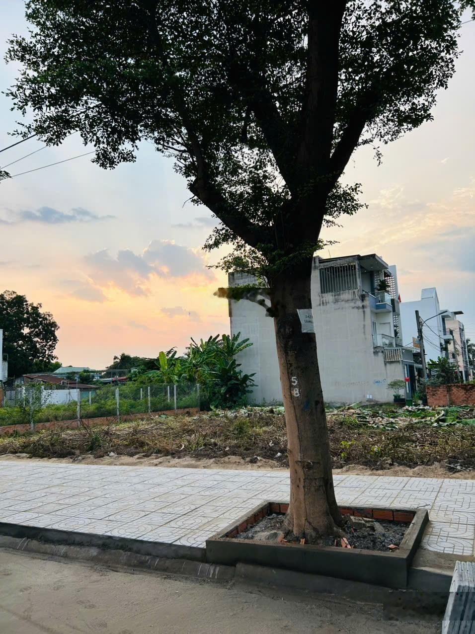 Chính chủ bán lô đất biệt thự Thời Báo Kinh Tế, Bưng Ông Thoàn, Q9